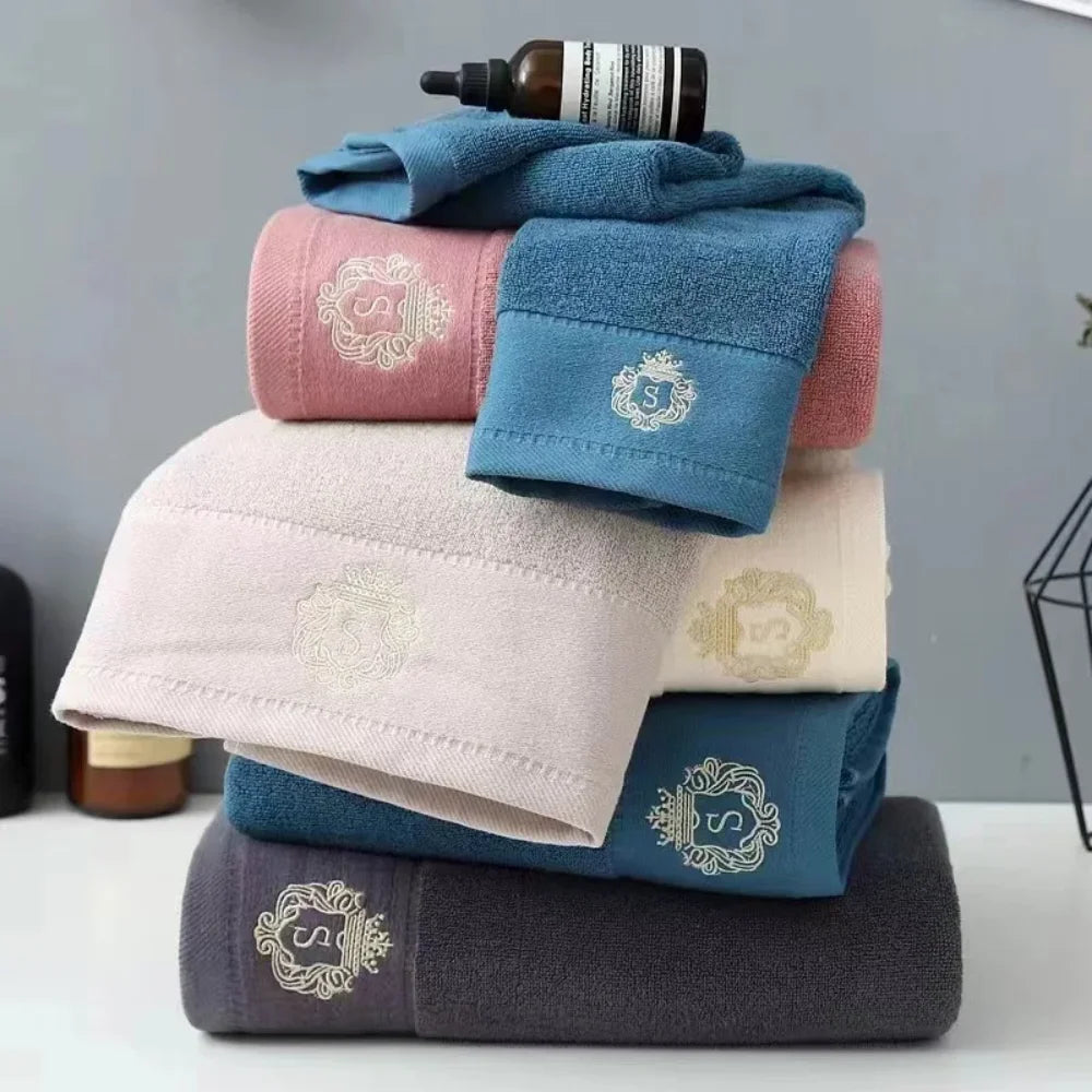 Cotton bath towels for the bathroom -