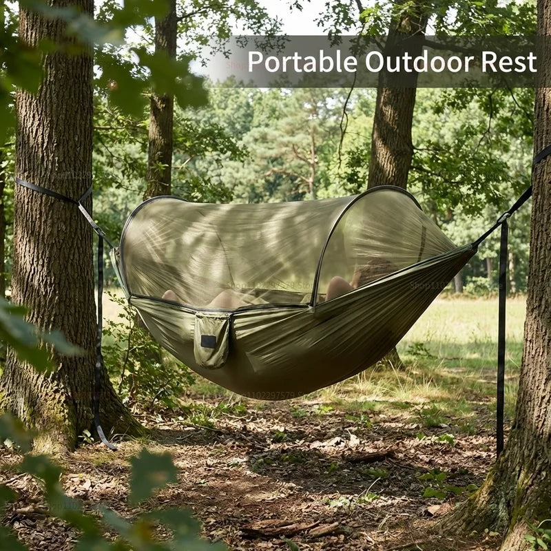 Portable outdoor camping hammock, equipped with mosquito net,