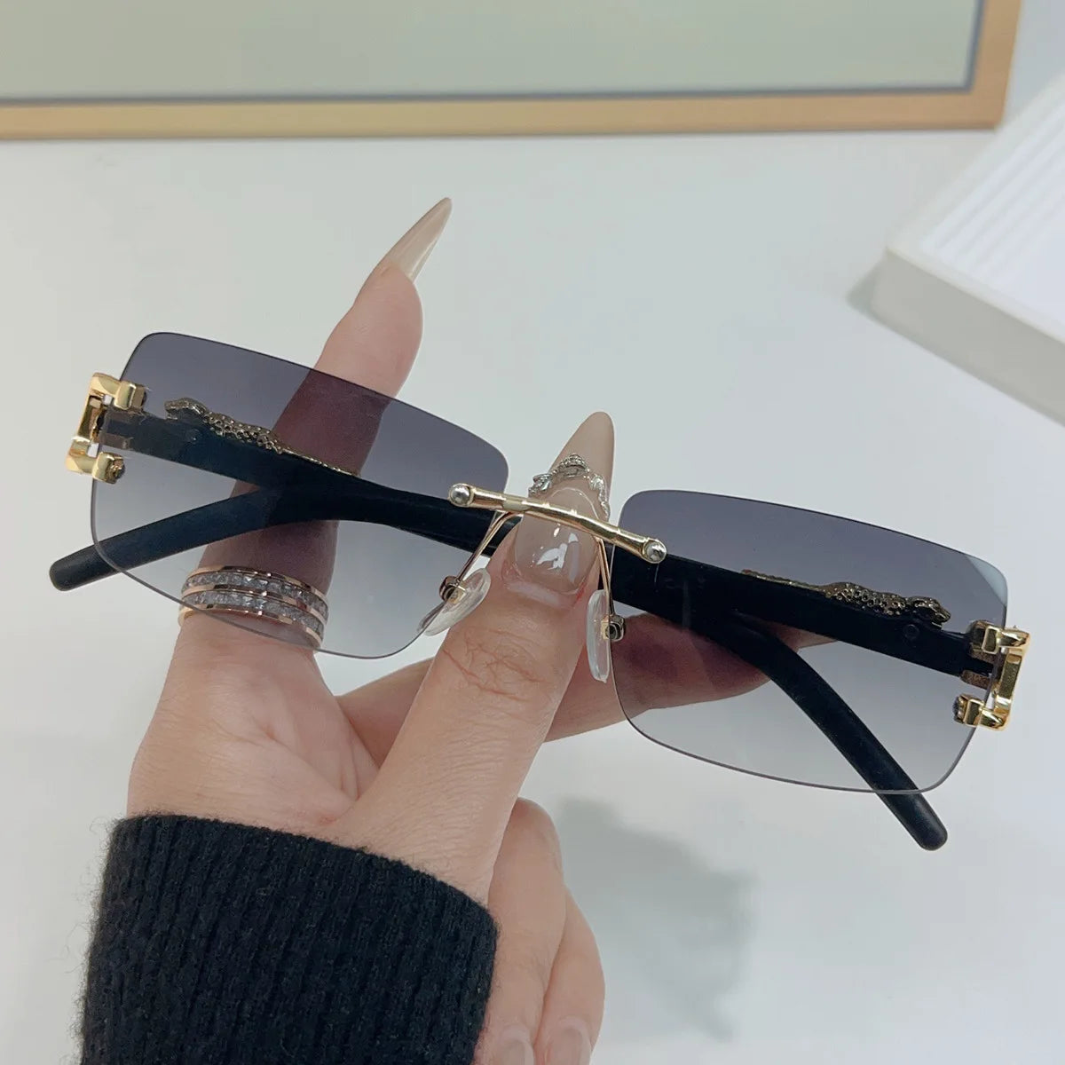 Fashionable Women Men Sunglasses